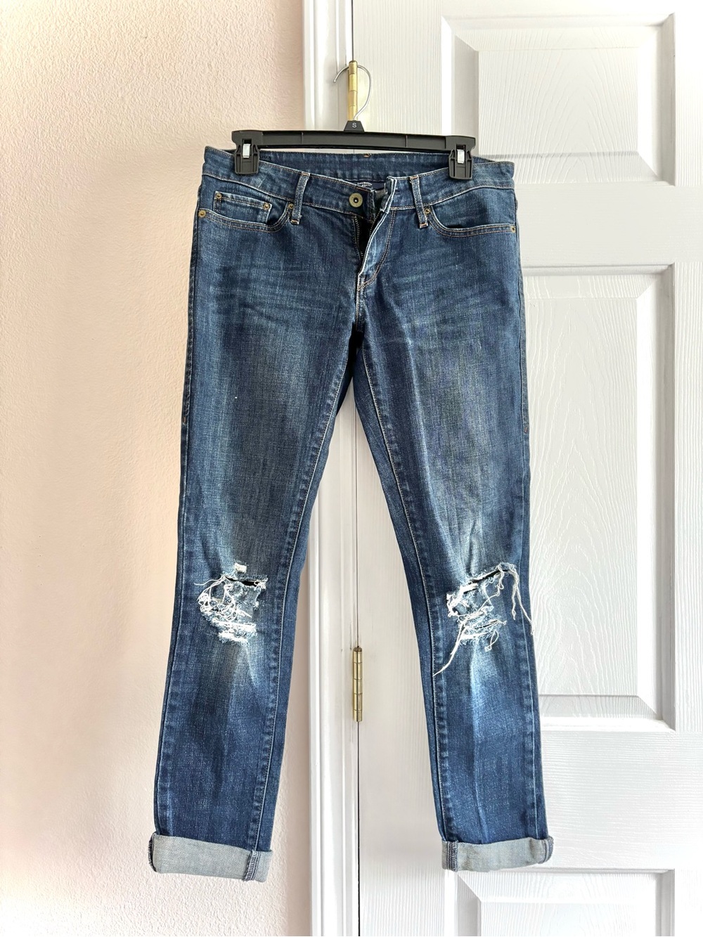 Levi's 531 Low Skinny Jeans Distressed Dark Wash Size 4 (30 inches waist)